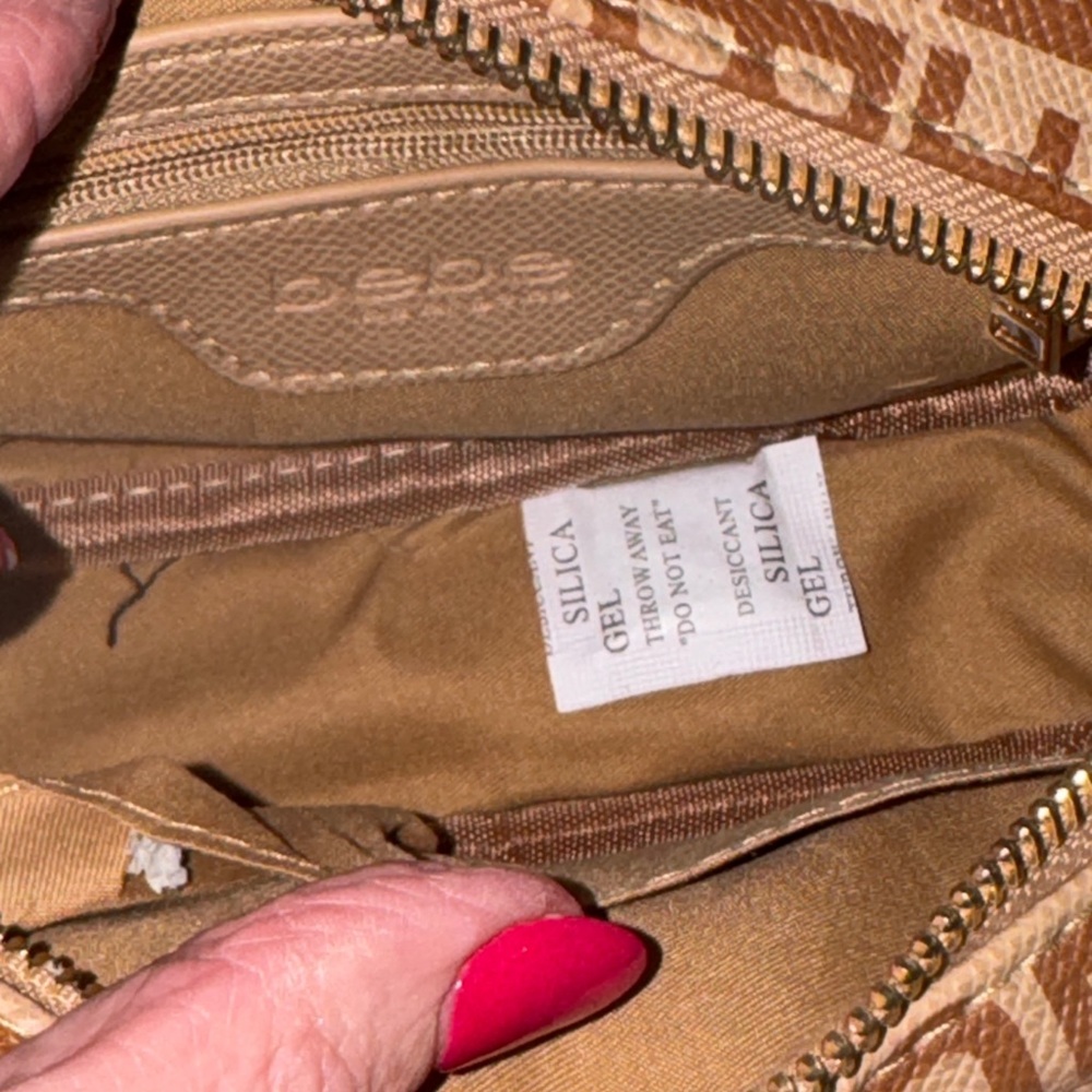 Bebe Brown Logo Crossbody Camera Bag NWT - Picture 3 of 7